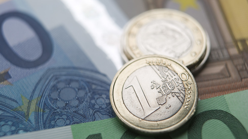 Экономист Остапкович объяснил рост евро выше 67 рублей впервые с 30 мая