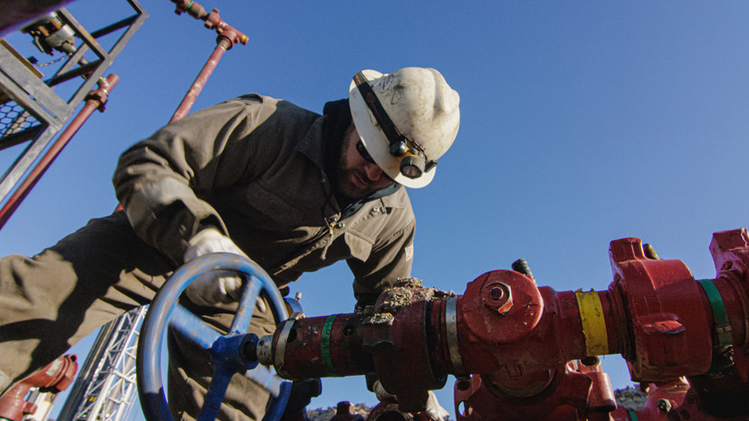 Новак: Россия в марте добровольно сократит добычу нефти на 500 тысяч баррелей в сутки